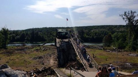 Бойовики імітують розведення сил у Станиці Луганській