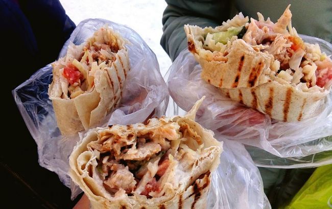 В одеській лікарні залишаються 23 людини, які отруїлися шаурмою