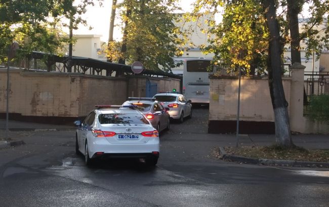 В Москве возле СИЗО "Лефортово" заметили автобусы со спецназом