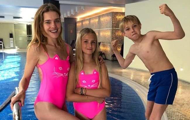 Це точно її діти? Наталя Водянова показала рідкісні фото з дітьми і здивувала молодістю