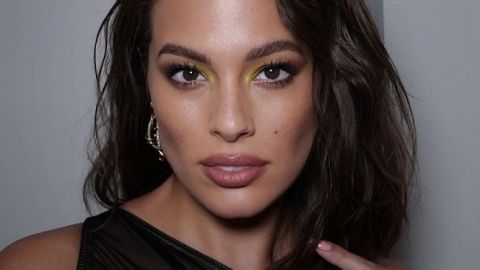 У спокусливому боді: вагітна Ешлі Грем підкреслила пишні форми пікантним нарядом