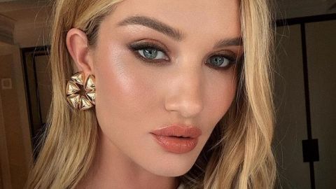 Формуємо осінній гардероб: Роузі Хантигтон-Уайтлі демонструє улюблені речі сезону