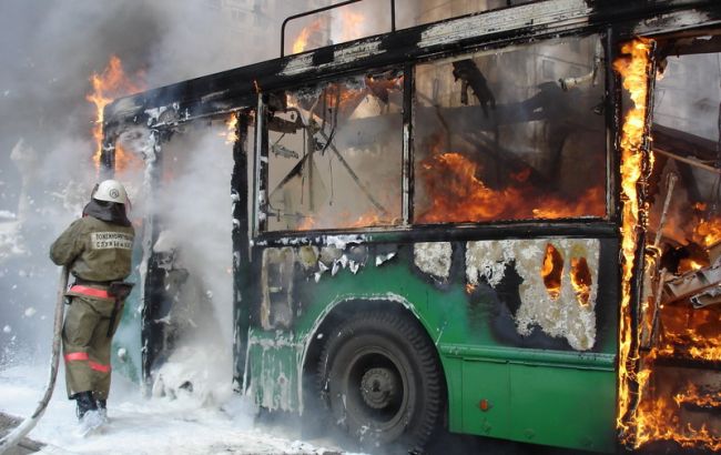 В Житомире горел троллейбус с пассажирами внутри