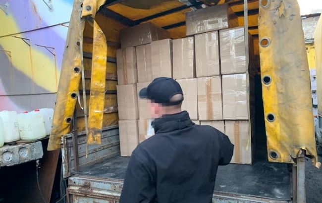 СБУ затримала контрабандистів, які реалізовували сигарети з ОРДЛО в Україні