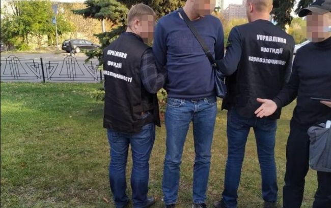 В Киеве задержали наркоторговца с 17 кг психотропов