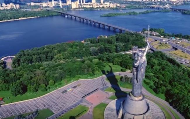 Київ з висоти пташиного польоту: у мережі з'явилася приголомшлива відеозйомка