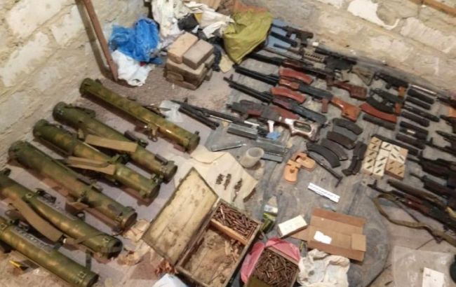 Перестрелка в Харькове: полиция изъяла большой арсенал оружия у одного из фигурантов