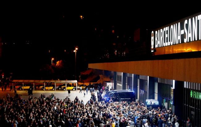 У Барселоні влаштували нову акцію протесту біля залізничного вокзалу