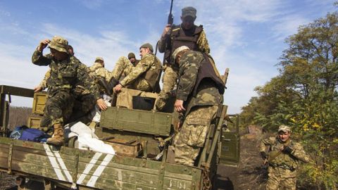 В Золотому почався відвід військ: у мережу потрапило перше відео