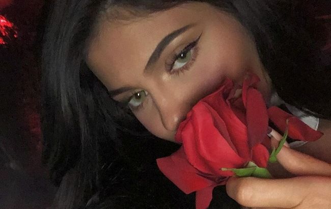 Горячо! Кайли Дженнер показала роскошную фигуру в наряде зайчика Playboy