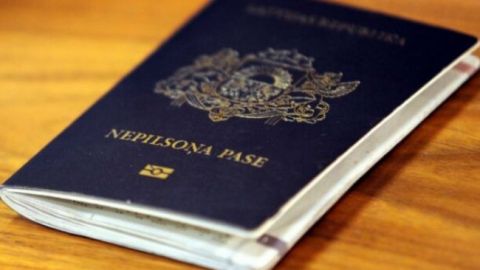 В Латвии вступил в силу закон о запрете присвоения статуса неграждан детям