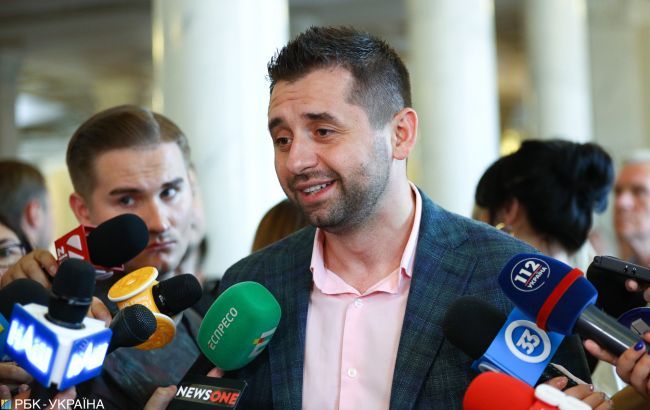 Рада завтра не будет рассматривать законопроект о рынке земли, - Арахамия