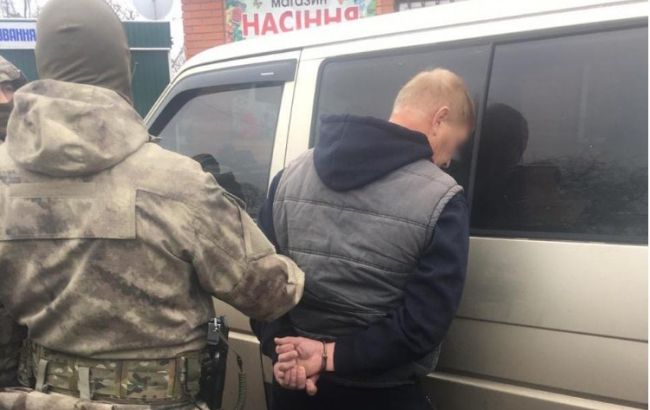 В Киевской области мужчина с оружием напал на полицейских, освобождая задержанного