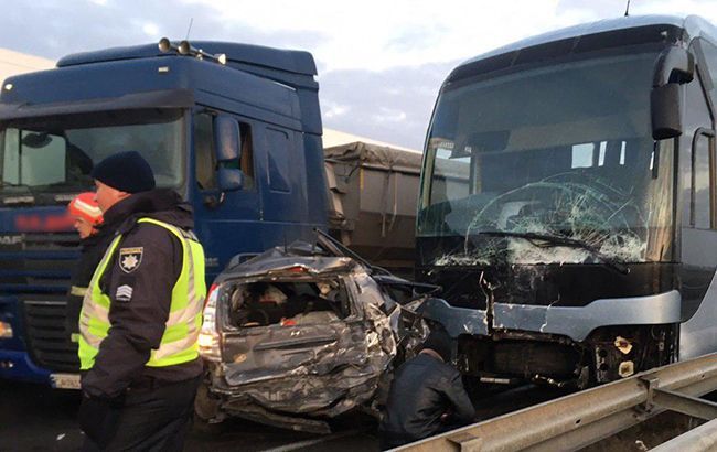 Полиция открыла два дела после ДТП с участием 11 автомобилей на трассе Киев-Одесса