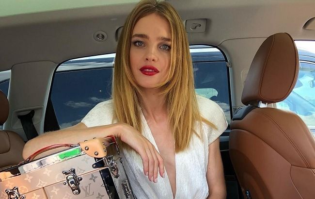 Сміливо! Наталя Водянова здивувала яскравим макіяжем і відвертим вбранням