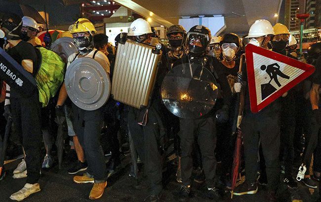 В Гонконге произошли новые столкновения силовиков и демонстрантов