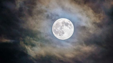 Суперлуние 2020: что можно и нельзя делать, все подробности