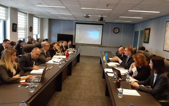 Украина и Турция начали очередной раунд переговоров относительно свободной торговли