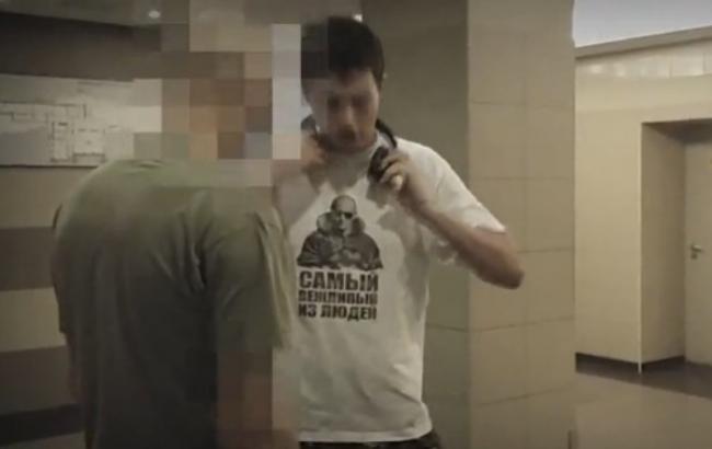 В Минске прохожего заставили снять футболку с Путиным