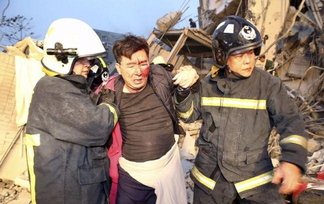 В результате землетрясения на Тайване погибли 17 человек
