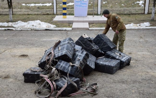 На границе с Румынией обнаружили рекордную партию контрабандных сигарет