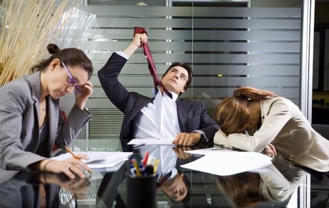 Сутулість, варикоз та червоні очі: Супрун розповіла, як вижити в офісі