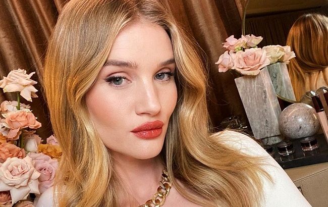 Мамин гвардеец: Роузи Хантингтон-Уайтли умилила новым фото 2-летнего сына от Джейсона Стетхэма