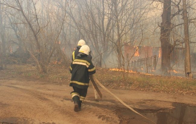 У ДСНС розповіли, чому досі не загасили пожежу в Чорнобильській зоні