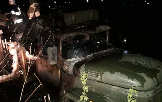 Во Львовской области сгорел автомобиль Минобороны, есть погибший и пострадавший