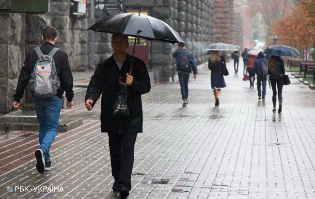 Проливні дощі та сильний вітер: погода в Україні на сьогодні