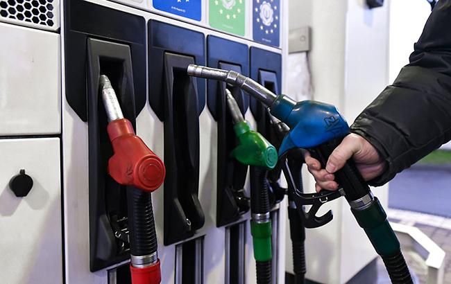 В Украине оптовые цены на бензин и дизтопливо в апреле упали более чем на 20%
