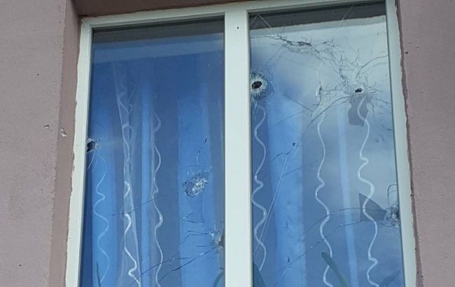 Боевики из гранатометов обстреляли жилые дома Трехизбенки