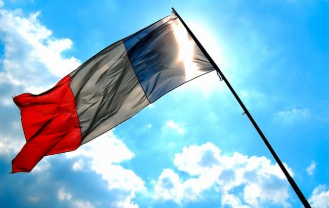 У Франції скасовують електронні перепустки для виходу з дому