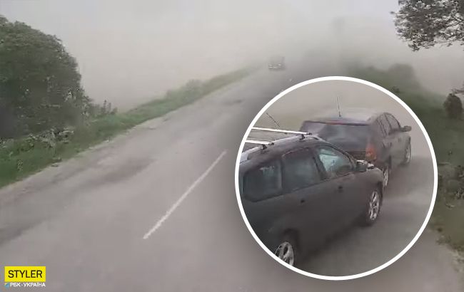 На Прикарпаття обрушилася пилова буря: відео стихії