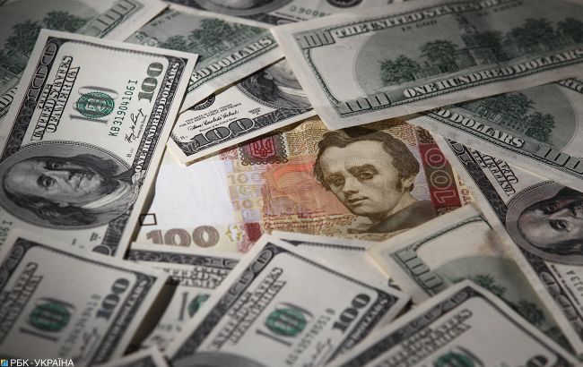 З початку року обсяг приватних грошових переказів в Україну склав майже 3 млрд доларів