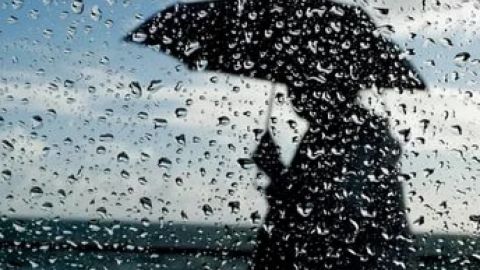 Грозові дощі та до +20 на півдні: погода в Україні на сьогодні