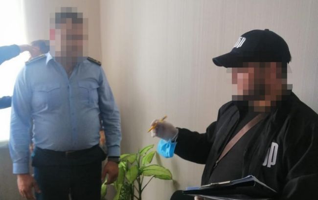 Подозреваемых во взяточничестве должностных лиц Одесской таможни арестовали