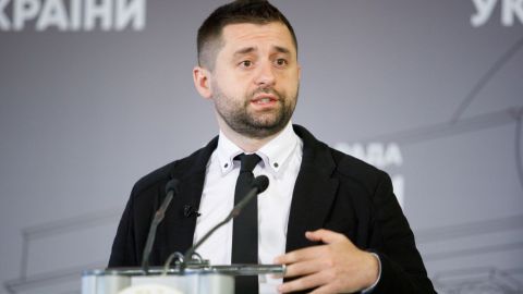 "Политическое цунами" продолжится: в "Слуге народа" уверены в проведении местных выборов осенью