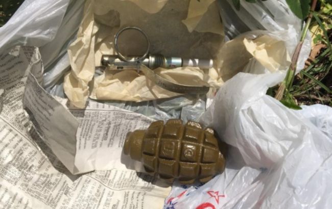 У Харківській області затримали чоловіка при спробі продажу гранат