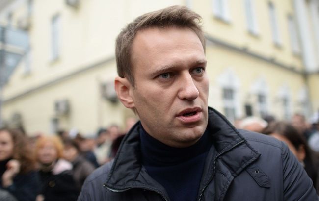 Навальний подав до суду на Путіна