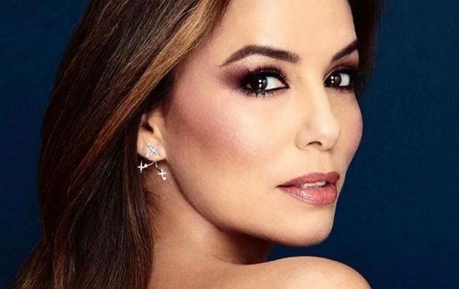 Гарна і без макіяжу: 45-річна Єва Лонгорія вразила квітучою зовнішністю на фото в домашньому образі