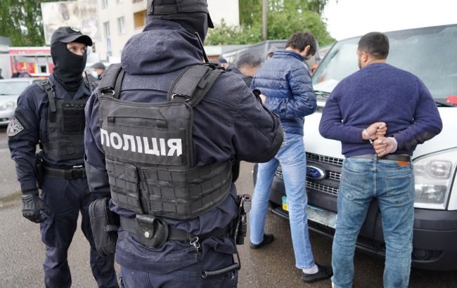 Полиция задержала вымогателей, угрожавших перевозчикам на границе