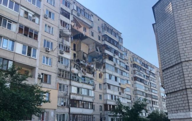 У Києві стався вибух у багатоповерхівці, пошкоджено кілька поверхів