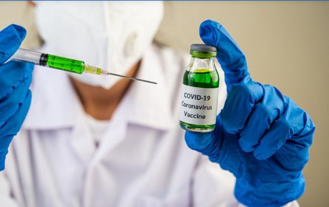 В мире испытывают на людях почти 20 вакцин от коронавируса