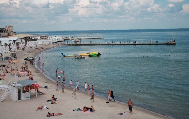Власти Одессы не рекомендуют купаться на всех пляжах города