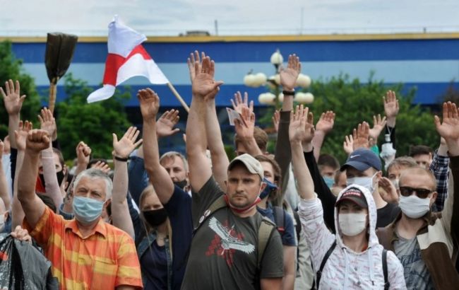 У Білорусі спалахнули протести на підтримку незареєстрованих кандидатів у президенти
