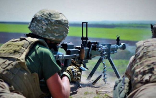 На Донбассе боевики 18 раз обстреляли позиции ООС, применяли противотанковые ракеты