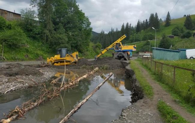 На заході України залишаються пошкодженими понад 500 км доріг і 213 мостів