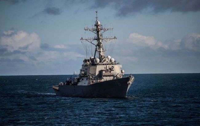 Корабель США зробив десятки попереджувальних пострілів через маневри кораблів Ірану