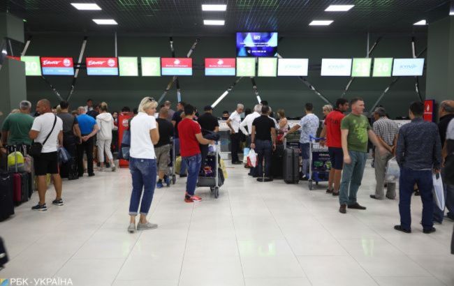 В Україні три аеропорти відкрили пункти тестування на коронавірус